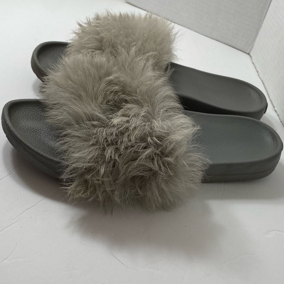 UGG Pre-Owned Women’s Royale Slide Sandals Faux Fur Size 10 “as is” - Picture 4 of 8